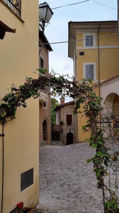 Casa In Antico Borgo Medievale A Tarano Ri, Via Giacomo Leopardi, 15 Vila Exterior foto