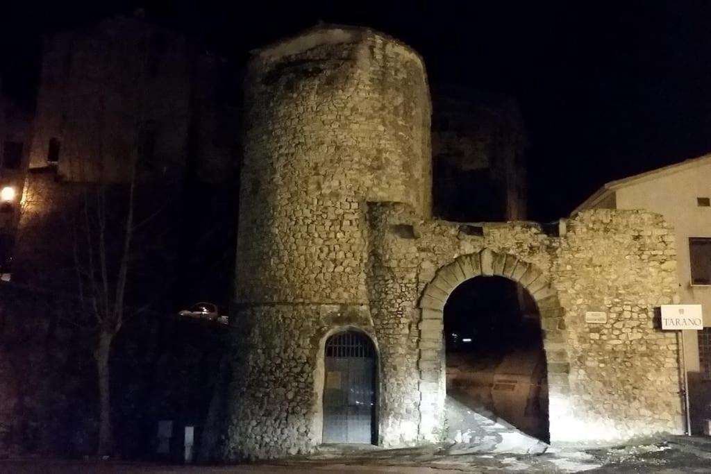 Casa In Antico Borgo Medievale A Tarano Ri, Via Giacomo Leopardi, 15 Vila Exterior foto