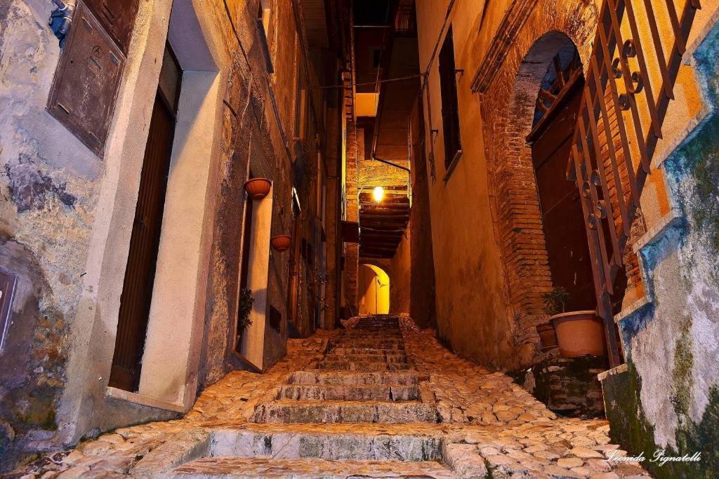 Casa In Antico Borgo Medievale A Tarano Ri, Via Giacomo Leopardi, 15 Vila Exterior foto